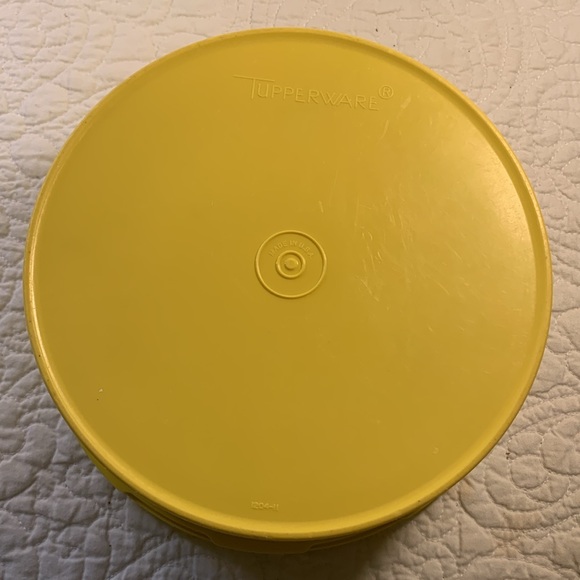 Tupperware Vintage yellow/Gold round Storage Container W/Lid light Coffee stain - Picture 4 of 8